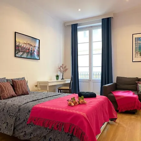 By La Rambla Rooms * Barcelona